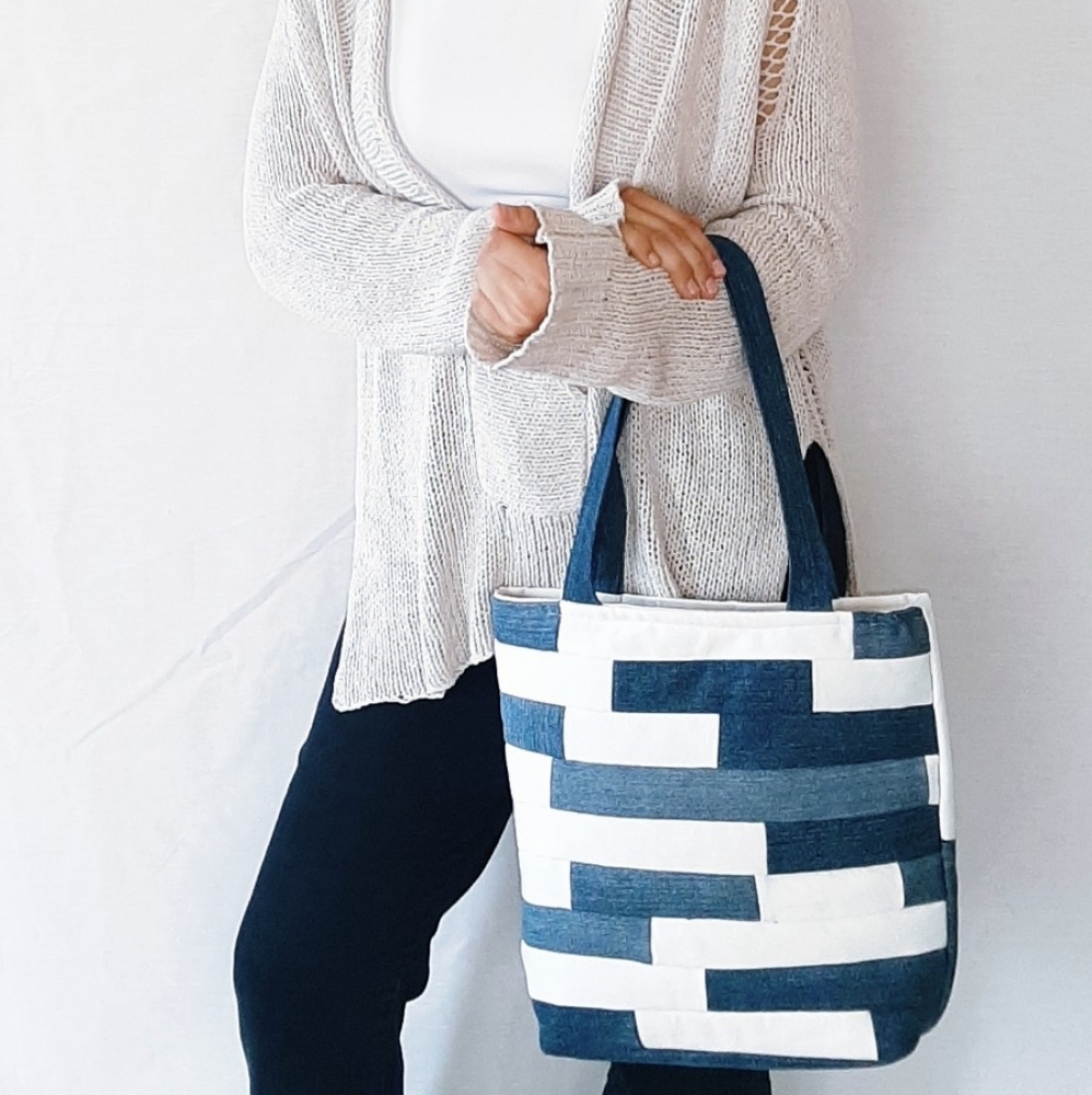 Customize a Denim Handbag from your jeans/ours